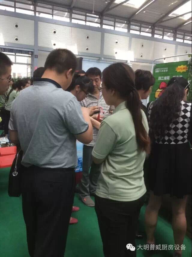 客戶參與現(xiàn)場(chǎng)微信抽獎(jiǎng)活動(dòng) 客戶參與現(xiàn)場(chǎng)微信抽獎(jiǎng)活動(dòng)